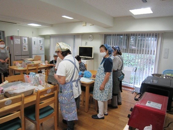 更女の皆様とカレー